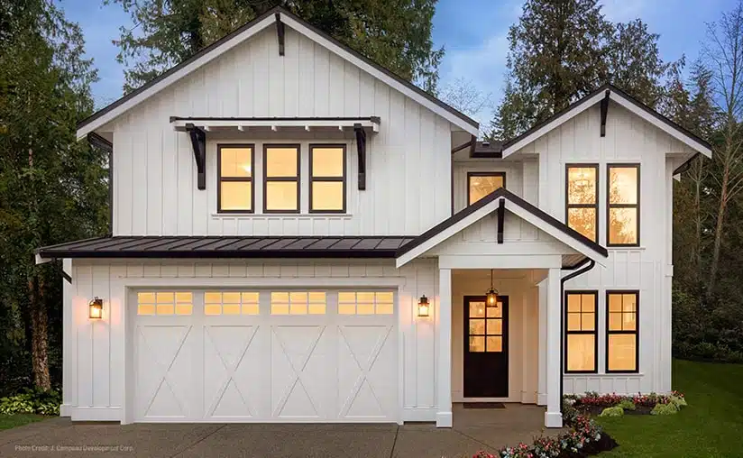 coachman design21 sq23 window white white garage door